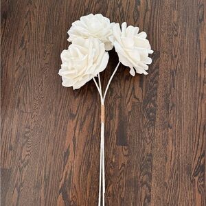 Elegant White Floral Home Accent